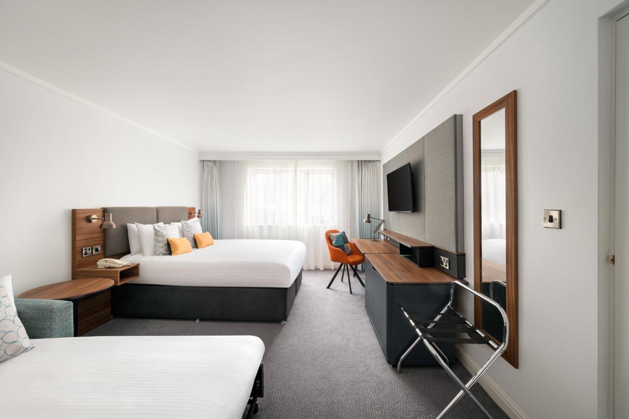 Hotel Birmingham By Ihg 4*